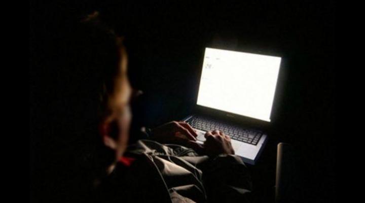 Bărbat din Șotrile, bănuit  de șantaj, act sexual cu un minor și pornografie infantilă prin sisteme informatice
