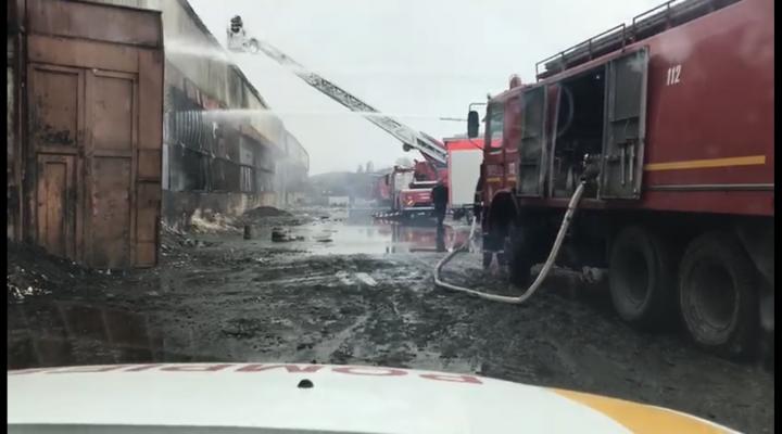 Pompierii prahoveni acționează în continuare pentru lichidarea incendiului din Mimiu, la 68 de ore de la izbucnire! - VIDEO