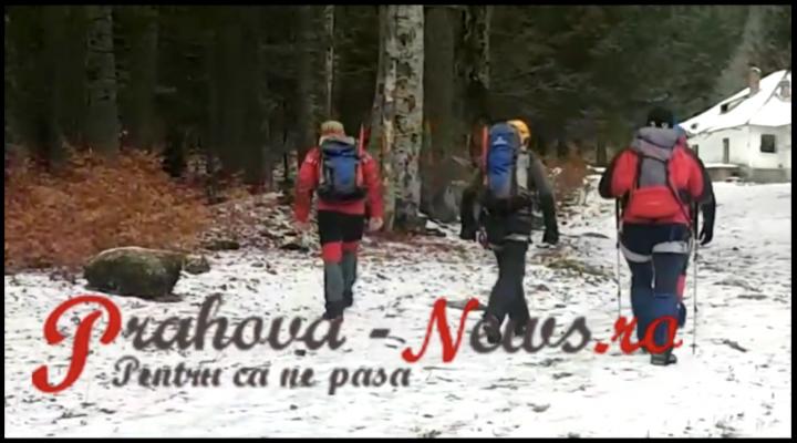 VIDEO: Mai multe echipe de salvamontisti au plecat pe munte pentru recuperarea trupurilor celor doi turisti surprinsi de avalansa