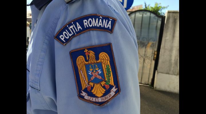 Prahovence cercetate de polițiști pentru înșelăciune, abuz de încredere și fals în înscrisuri sub semnătură privată