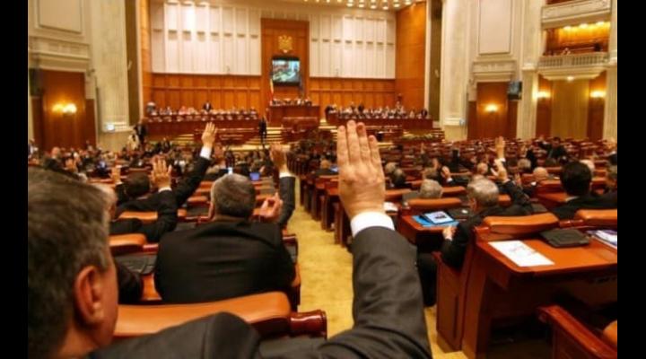 Cătălina Bozianu: "Săptămâna parlamentară a avut două momente-cheie: votul asupra eliminării pensiilor speciale și asumarea răspunderii Guvernului pe alegerea primarilor în două tururi de scrutin". Vezi aici cum a votat deputatul PMP! 