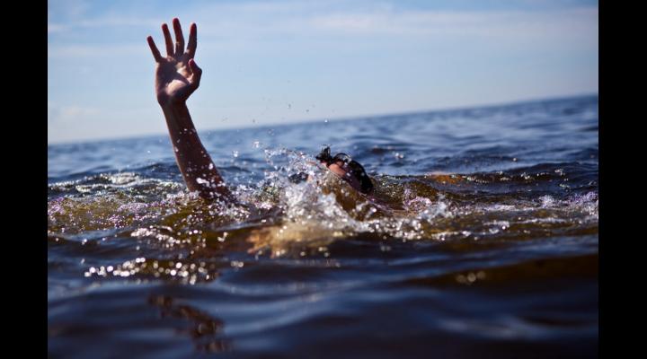 UPDATE: Fata a fost declarată decedată. O fată de 16 ani s-a înecat în județul Prahova
