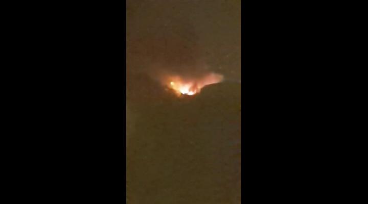 VIDEO Incendiu în Ploiești/O persoană a fost găsită moartă