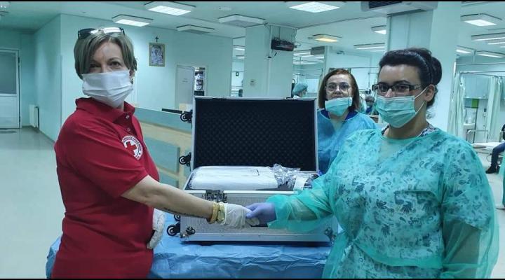 La Spitalul Județean de Urgență Ploiești a ajuns primul aparat de diagnosticare a Covid-19 prin Crucea Roșie și OMV Petrom !