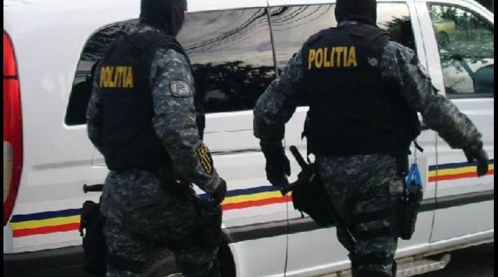 Politistii din Campina au descins acasa la o persoana banuita ca a dat o spargere la o locuinta din Cartierul Voila