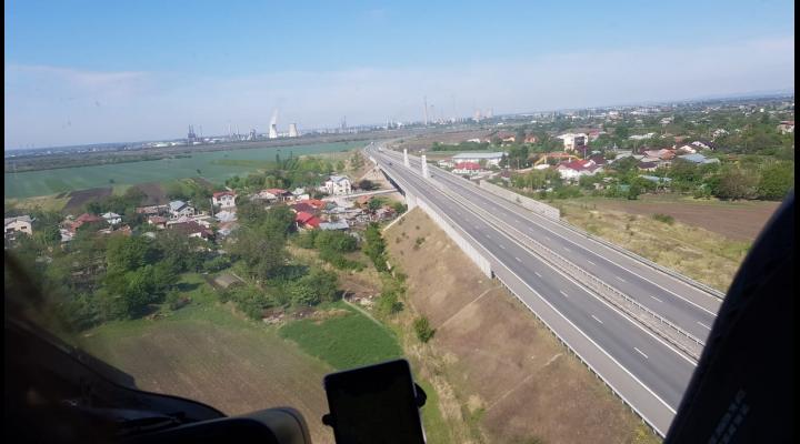 Poliția supraveghează traficul din elicopter