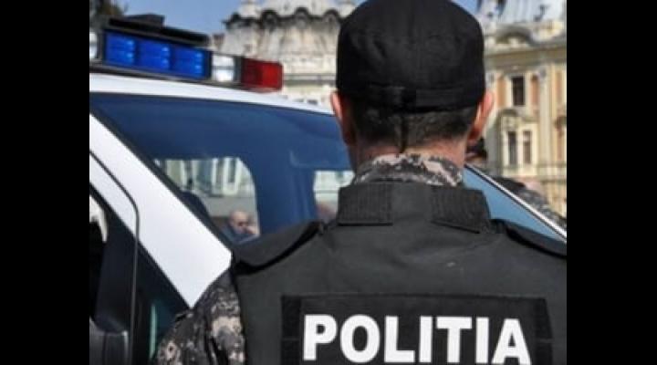 12 persoane au fost conduse la sediul Poliției Prahova pentru audieri in urma unor perchezitii, fiind acuzate de infractiuni de talharie, furt din locuinte si furt din autoturisme