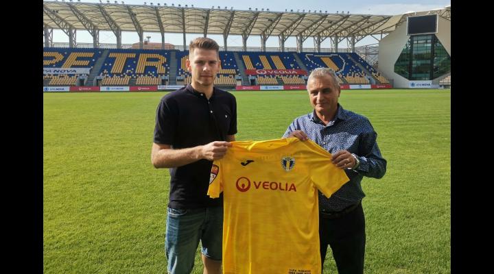 Portarul Nicolai Cebotari  a semnat cu FC Petrolul Ploiești un angajament valabil până la finalul acestui sezon