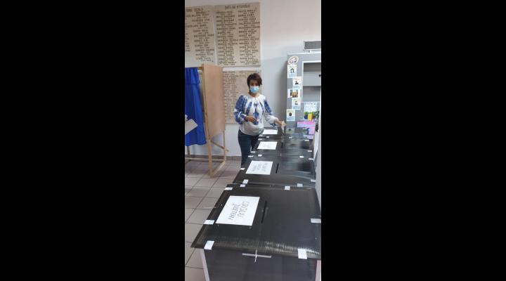 Deputatul  Cătălina Bozianu a votat: "Aceste alegeri sunt despre oameni"