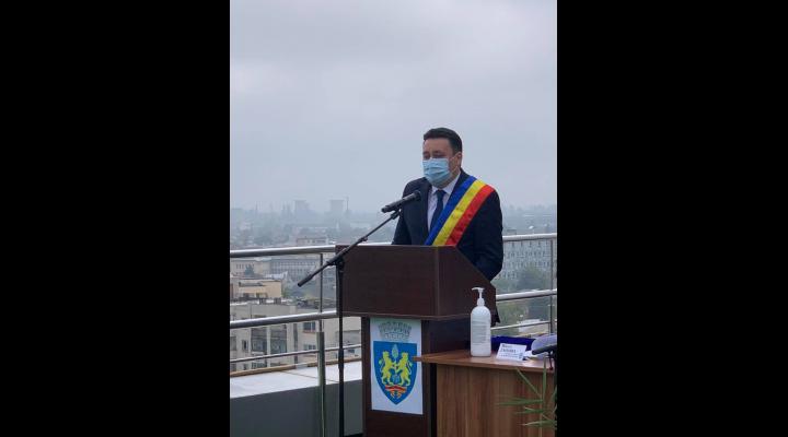 VIDEO Primarul Ploieștiului, Andrei Volosevici, a depus jurământul: "De astăzi, ne apucăm de treabă!"