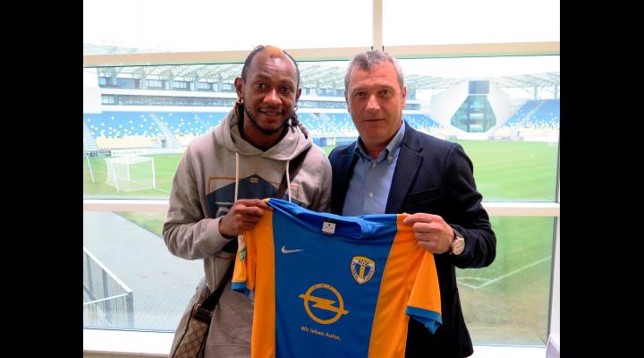 PETROLUL L-A ACHIZIȚIONAT PE MOHAMED TCHITE