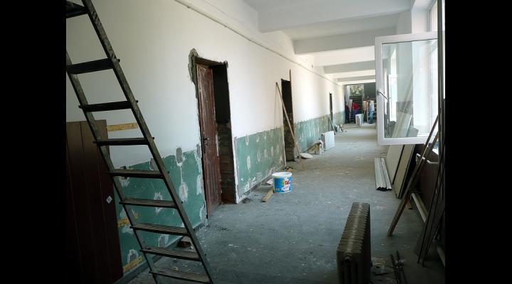 Încep lucrările de reparații în școlile din Ploiești
