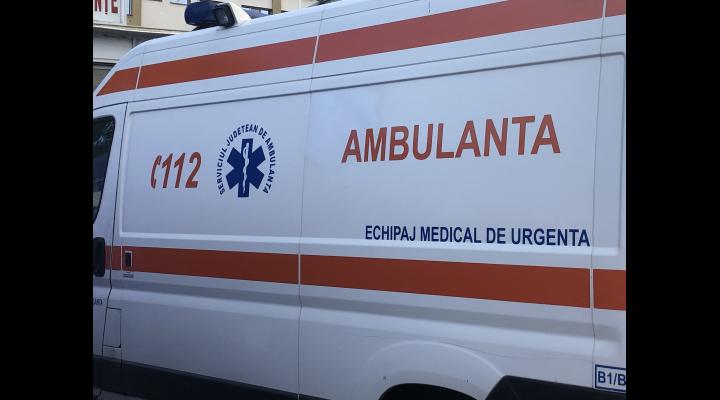 Două persoane, transportate la spital după ce au fost înjunghiate în Ploiești