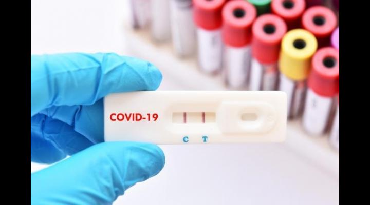 Testarea rapidă în farmacii pentru depistarea COVID-19, aprobată de Ministerul Sănătății	