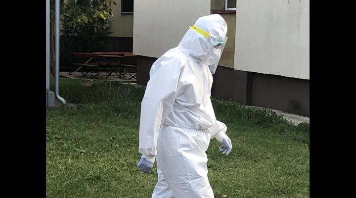 Primii pacienți infectați cu SARS-Cov-2, aflați în stare critică, transferați în Ungaria