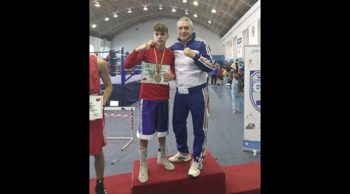 Boxerul Cosmin Bănică este campion naţional de juniori la categoria „50 kg”!