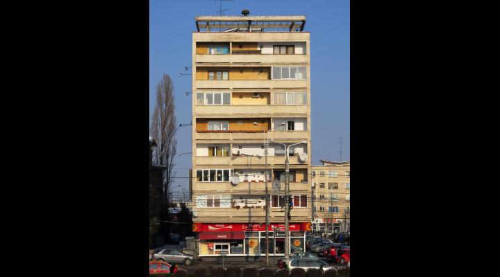 Primăria Ploiești vă întreabă:  Sunteți de acord cu demolarea blocului «7 Etaje»?