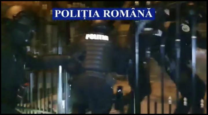 Razie de amploare pentru combaterea faptelor ilegale in mai multe cartiere din Ploiesti