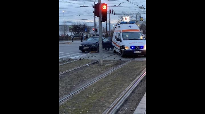 Ambulanta implicata intr-un accident produs in Ploiesti