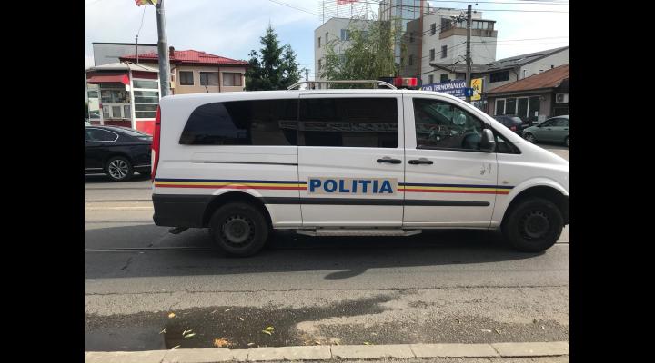 Cinci tinere, determinate să practice prostituția în mai multe orașe din țară/Percheziții la proxeneți