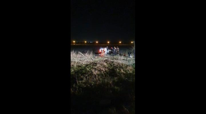 Accident pe Centura de Vest/Un autoturism s-a răsturnat și a luat foc-FOTO