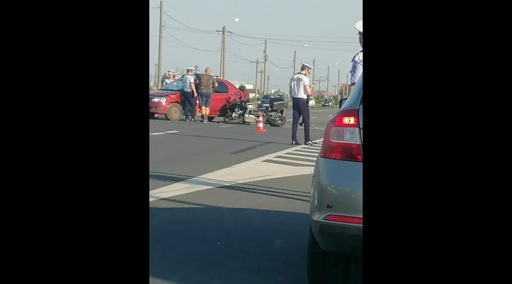 Accident intre un autoturism si o motocicleta, pe DN1, la Floresti