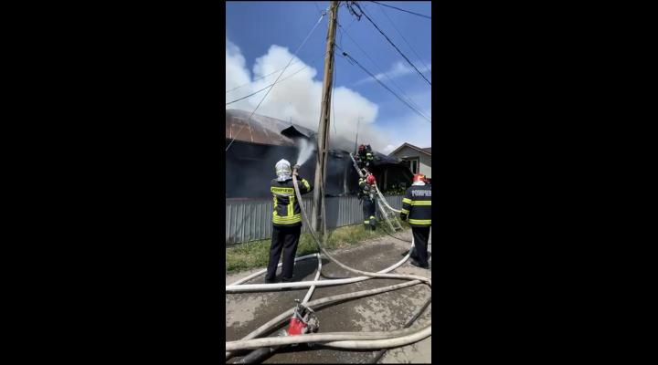 Incendiu la o casă din Ciorani