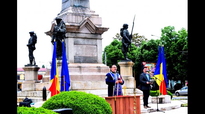 Colonelul Petrişor Cristea, preot de „război“ şi pace! Povestea prahoveanului care a ales să fie în slujba lui Dumnezeu, dar şi în cea a patriei