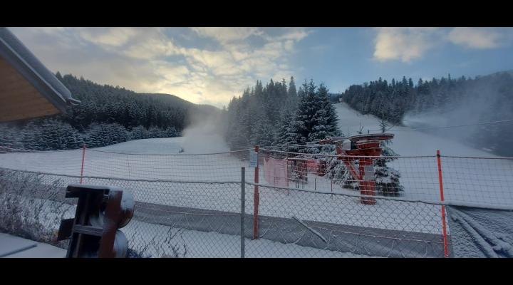 La Azuga au fost pornite tunurile de zăpadă - VIDEO