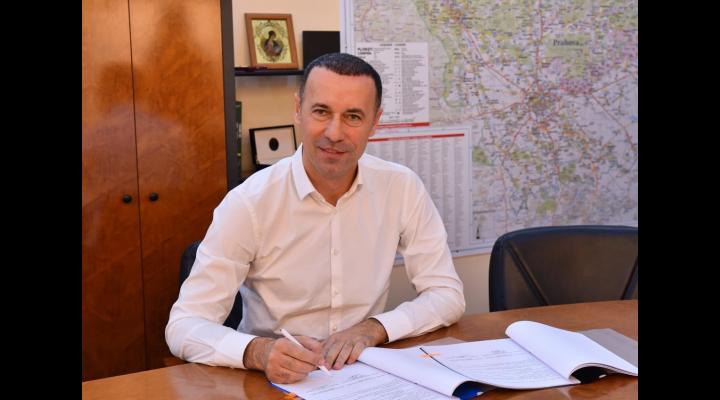 Iulian Dumitrescu: Peste 3 milioane de euro din fonduri europene pentru reabilitarea centrelor de servicii comunitare din Breaza şi Vălenii de Munte