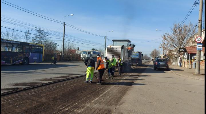 Lucrări de reparații pe strada Mihai Bravu