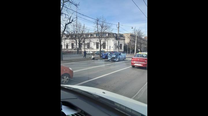 Accident in zona centrala a Ploiestiului - FOTO