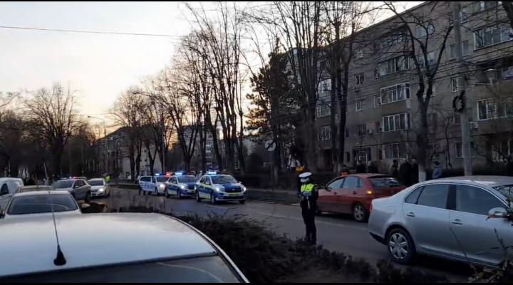 Copil de 10 ani, lovit de doua masini pe strada Cameliei - FOTO