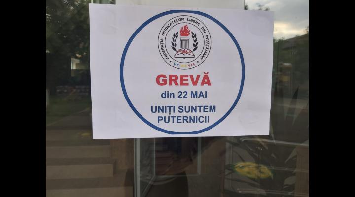 Sindicatul Școala Prahovei anunța că, în prima zi de grevă, procentul de participare, la nivelul județului, a fost 46,52%