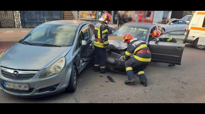 Accident în Băicoi/O persoană a fost rănită-FOTO