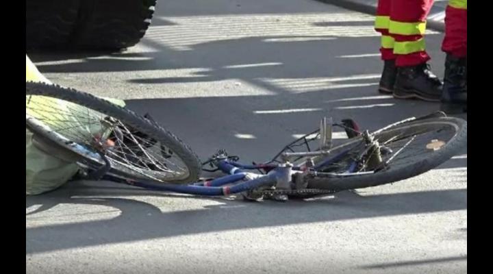 Biciclist, transportat la spital după ce a fost lovit de o mașină în Baba Ana