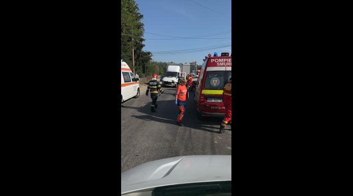 Accident produs la ieșirea din Urlati spre Iordăcheanu/ Un șofer de 82 de ani a ajuns la spital