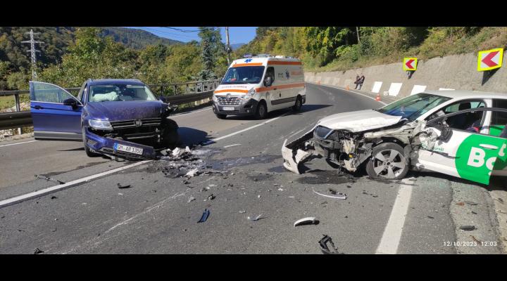 FOTO Trafic blocat pe Posada din cauza unui accident-UPDATE