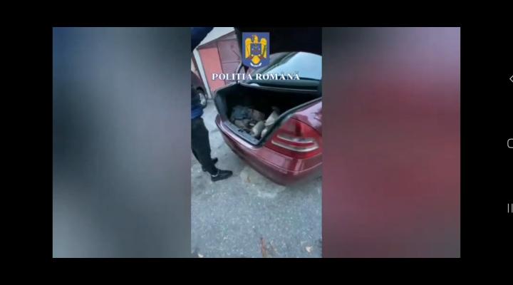 PERCHEZIȚII LA PERSOANE BĂNUITE DE FURT CALIFICAT, ÎN DOUĂ CAUZE PENALE