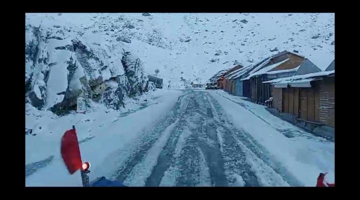 Circulația pe Transfăgărășan și Transalpina se închide de luni, 06.11.2023, ora 08:00