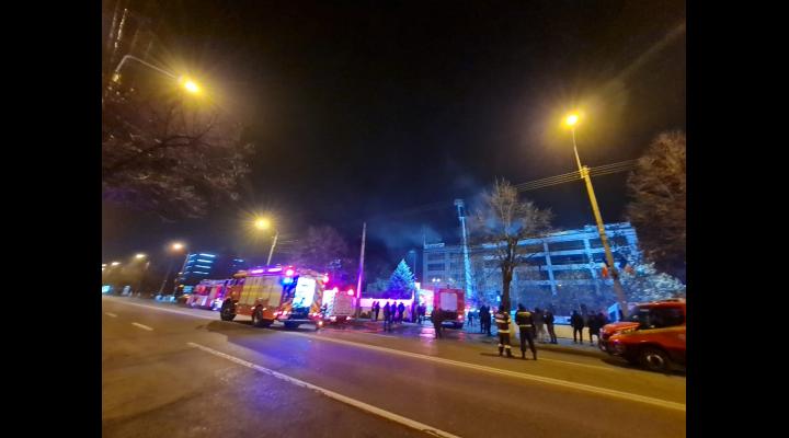 Cauza probabila a incendiului produs aseara la un hotel din Ploiesti