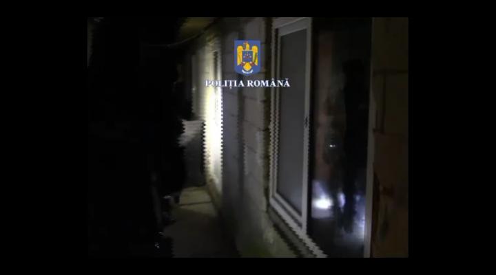 Minori reținuți, după ce au furat o autoutilitara și au încercat sa fure de la o alta societate role de cablu