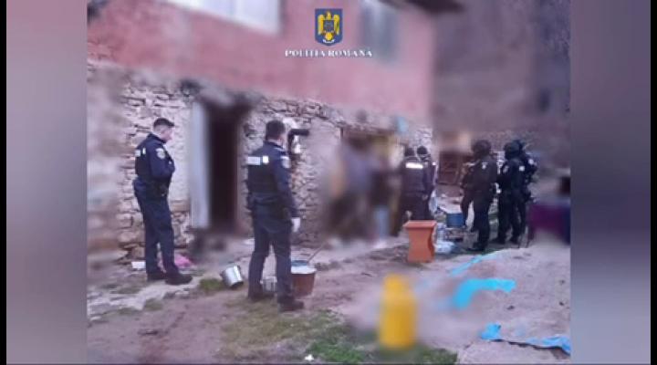 Panouri voltaice, furate în Cărbunești/Polițiștii au descins la hoți 