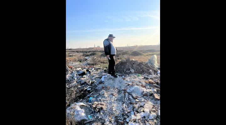 Amendă de 30.000 de lei pentru un bărbat care a abandonat deșeuri la fostele sere din Bărcănești
