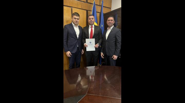 Primarul comunei Râfov a semnat contractul de finanțare pentru înființarea rețelei de gaze 