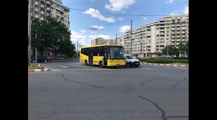 Călătorii gratuite, la transportul public urban, pentru pensionarii ploieșteni cu pensii de până la 3500 lei, inclusiv