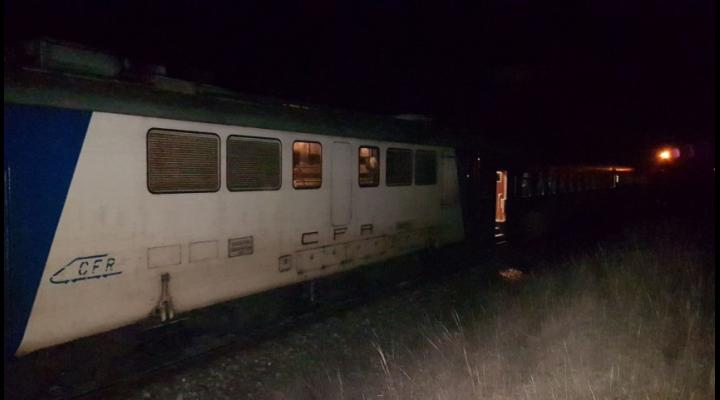 Accident feroviar la Azuga/Două persoane, dintre care o fetiță de 7 ani, au fost lovite de tren