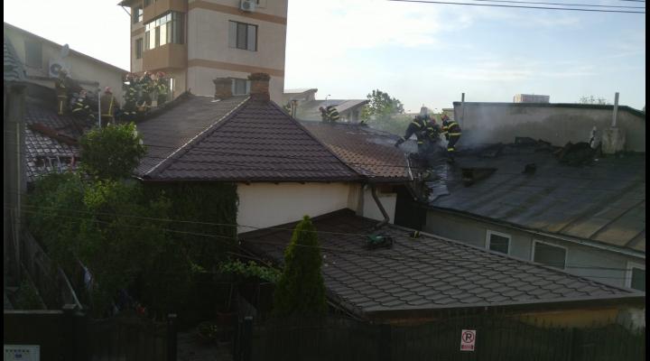 Incendiu pe strada Gr. Ion Dragalina din Ploiești 