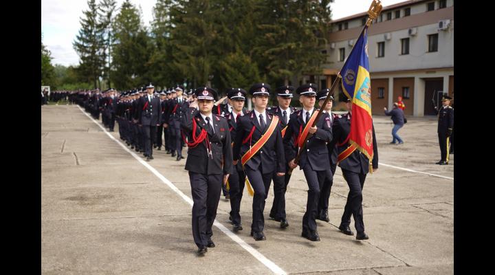 O nouă promoţie de salvatori la Şcoala de Subofiţeri de Pompieri şi Protecţie Civilă  „Pavel Zăgănescu” Boldeşti