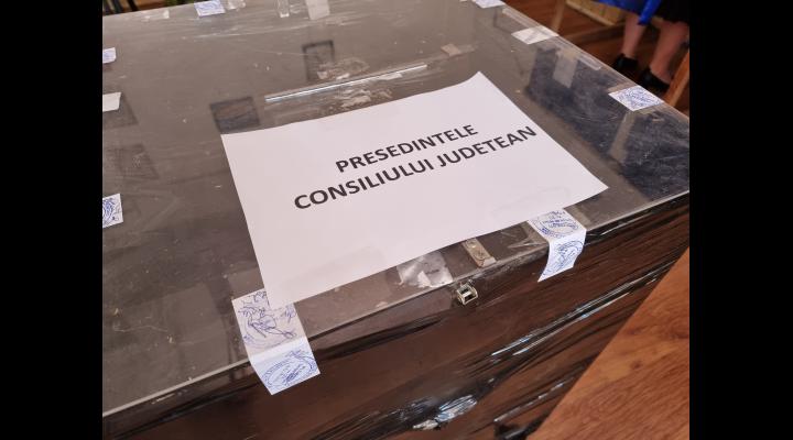 10 votanți nu au primit toate buletinele de vot la o secție din Breaza